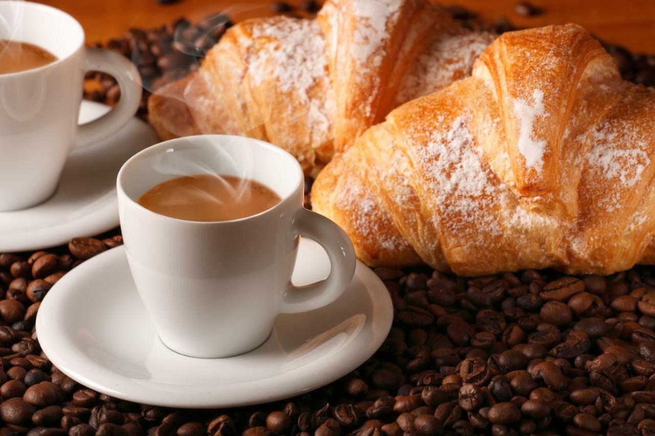 Bed & Breakfast Hotel California Terracina Εξωτερικό φωτογραφία