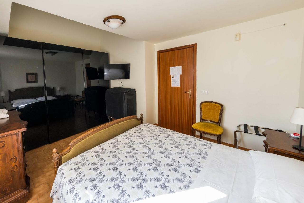 Bed & Breakfast Hotel California Terracina Εξωτερικό φωτογραφία